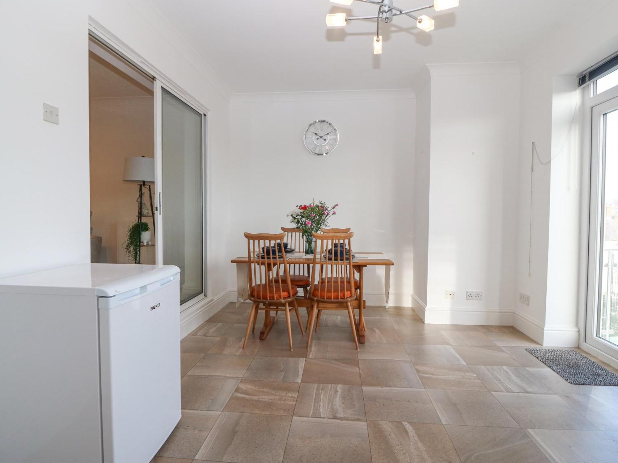 Riverview Apartment Cemaes Bay Buitenkant foto