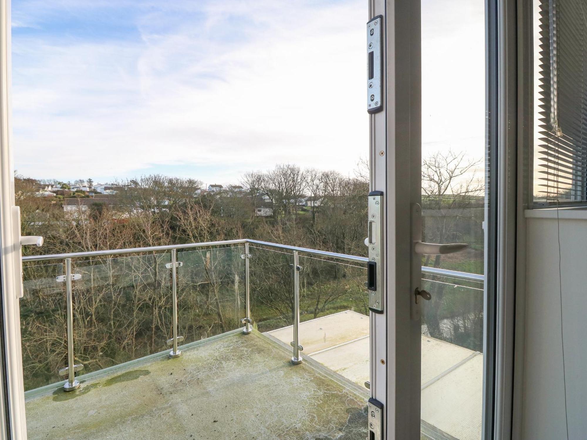 Riverview Apartment Cemaes Bay Buitenkant foto